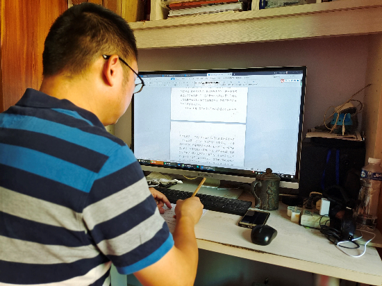 为时代记录为真相坚守为正义发声—写在全国第二十二个记者节之际