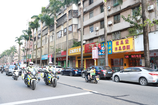 街面巡逻 (1).JPG