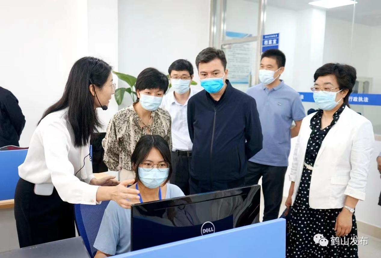 02 司法部点赞鹤山行政综合执法经验在全国“独一份”.jpg