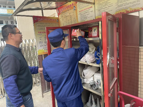 二中消防安全检查.jpg