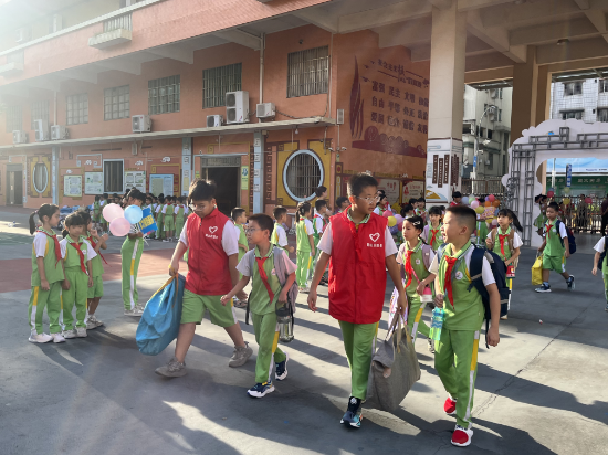 21三小学生义工.jpg